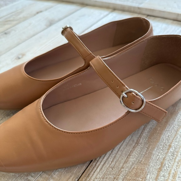 Paolo Tan Vegan Leather Mary Jane Flat w/ Silver Hardware - Picture 5 of 9